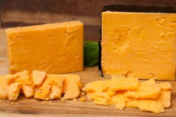 10 yr Sharp Cheddar (Yellow)